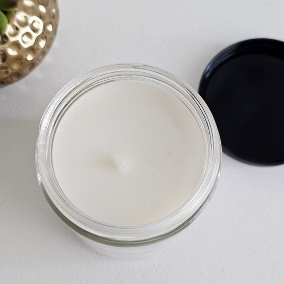 🕯️ White Barn Champagne Toast Candle - 7 oz | Bath & Body Works | New 🕯️ - Picture 5 of 7